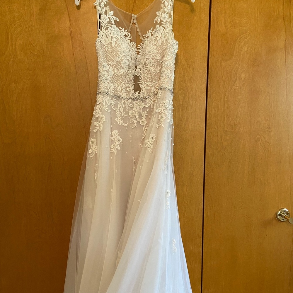 Maggie Sottero White Lace Wedding Dress
